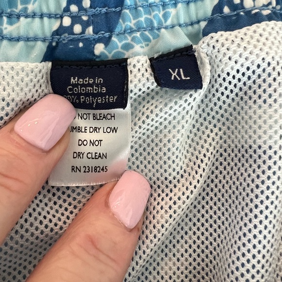 VINEYARD VINE MENS SWIM TRUNKS - Picture 3 of 9